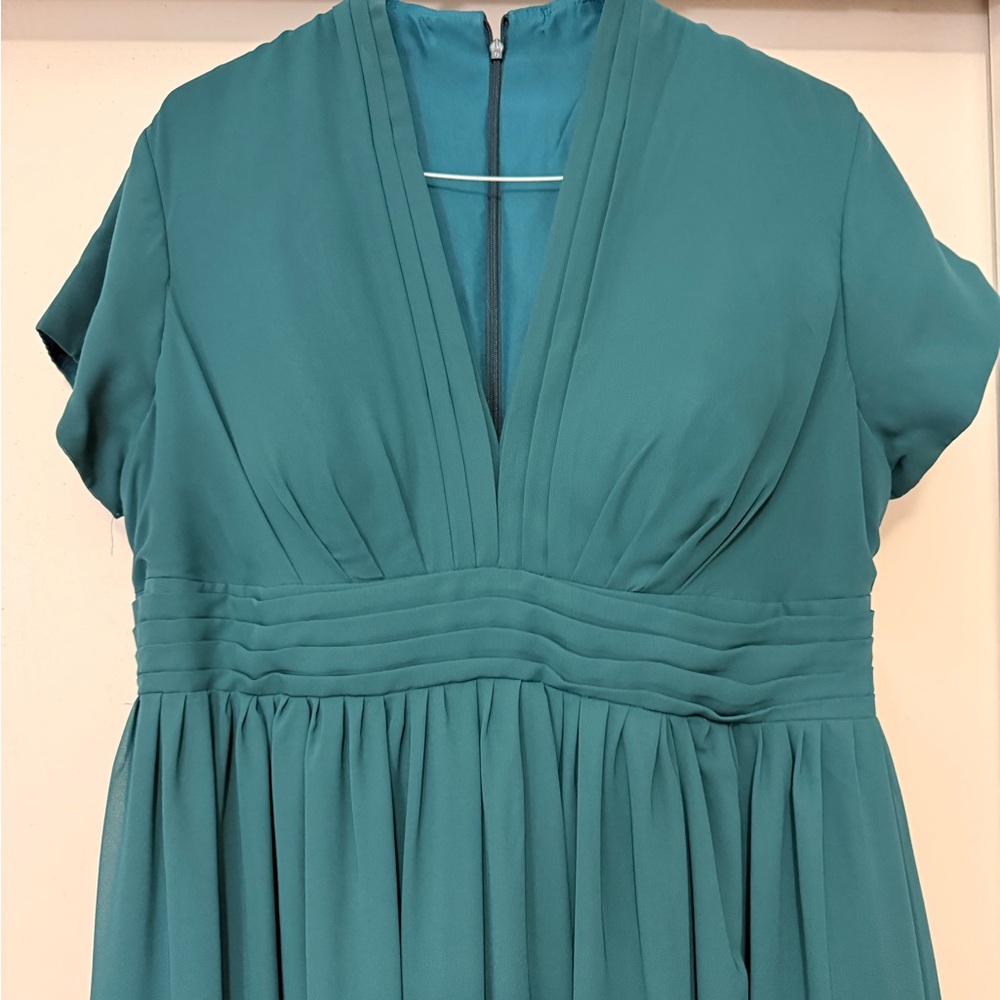 Chic Teal V-Neck Wedding Dress